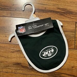 NFL NY Jets NWT Bib and booties baby set
